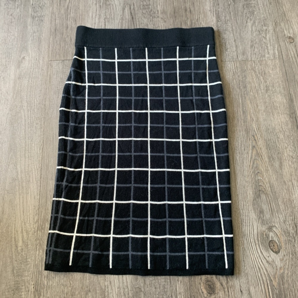 Halogen Women's Size Small Merino Wool Blend Black White Plaid Sweater Skirt